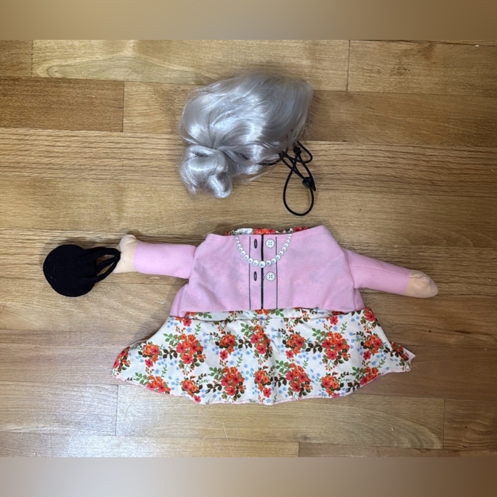 Grandma Pet costume NWOT - Picture 7 of 7